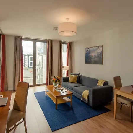 Apartahotel Premier Dublin, 4*
