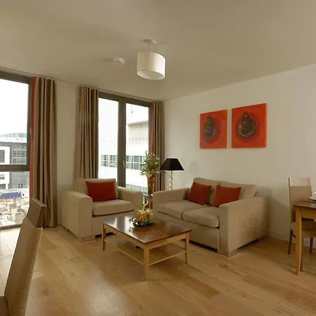 Premier Dublin, アパートホテル 4*