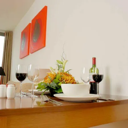 Premier Dublin, アパートホテル 4*