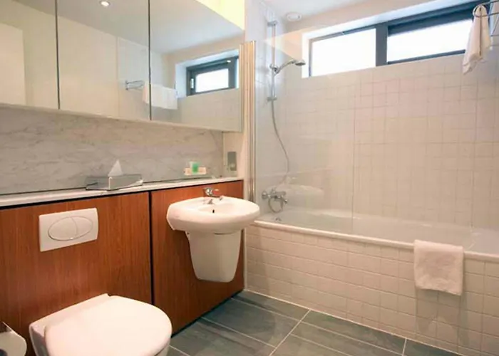 Premier Dublin, Aparthotel Sandyford